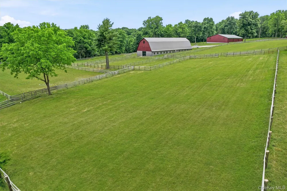 16 Almond Tree Lane Warwick, NY 10990