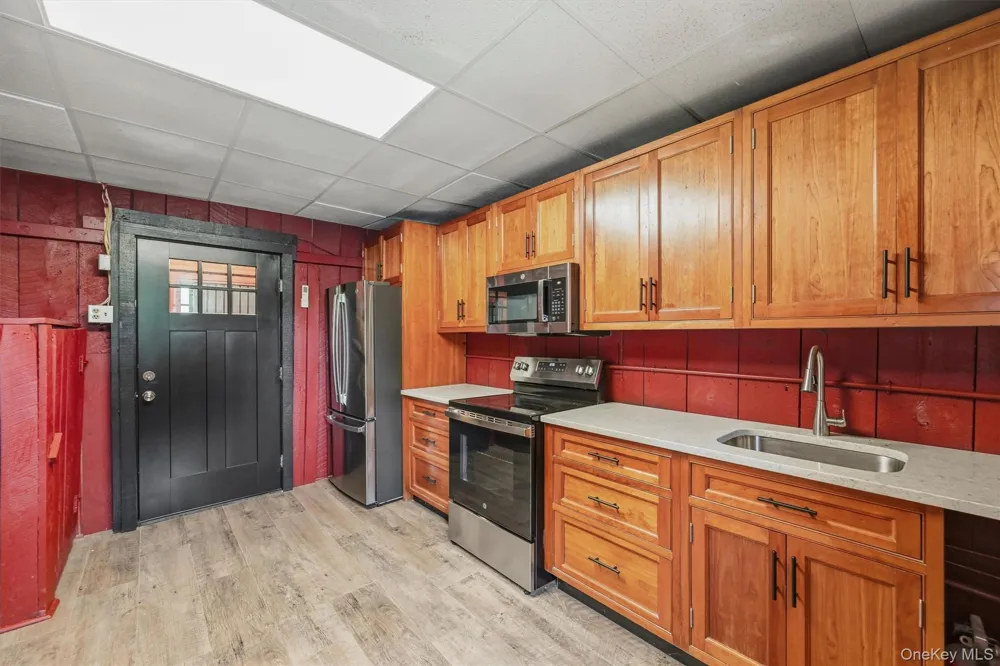 16 Almond Tree Lane Warwick, NY 10990