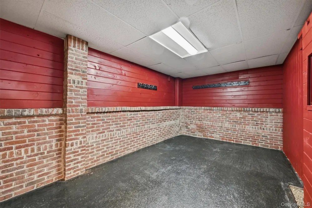 16 Almond Tree Lane Warwick, NY 10990