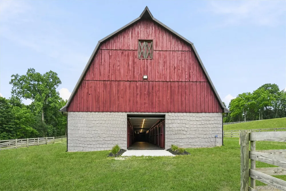 16 Almond Tree Lane Warwick, NY 10990