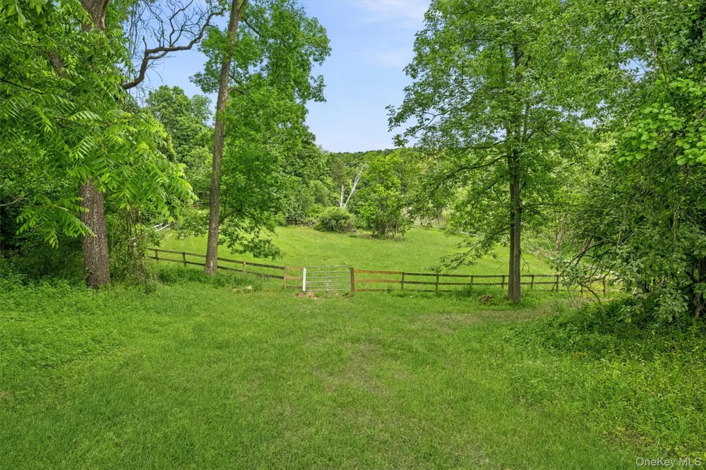 16 Almond Tree Lane Warwick, NY 10990