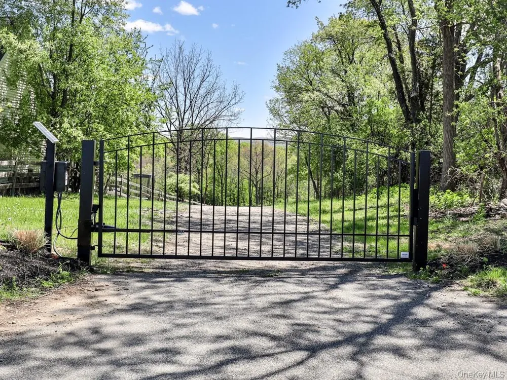 16 Almond Tree Lane Warwick, NY 10990