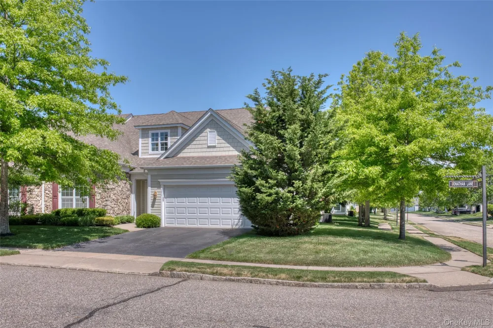 171 Jonathan Lane Westhampton, NY 11977