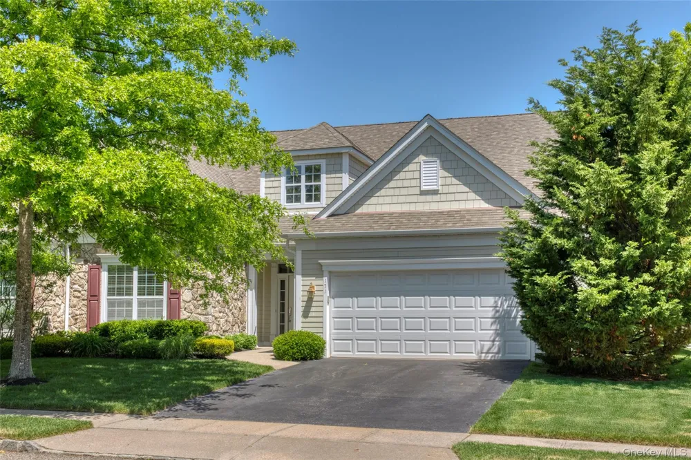 171 Jonathan Lane Westhampton, NY 11977