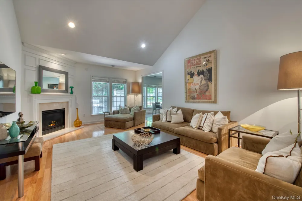 171 Jonathan Lane Westhampton, NY 11977