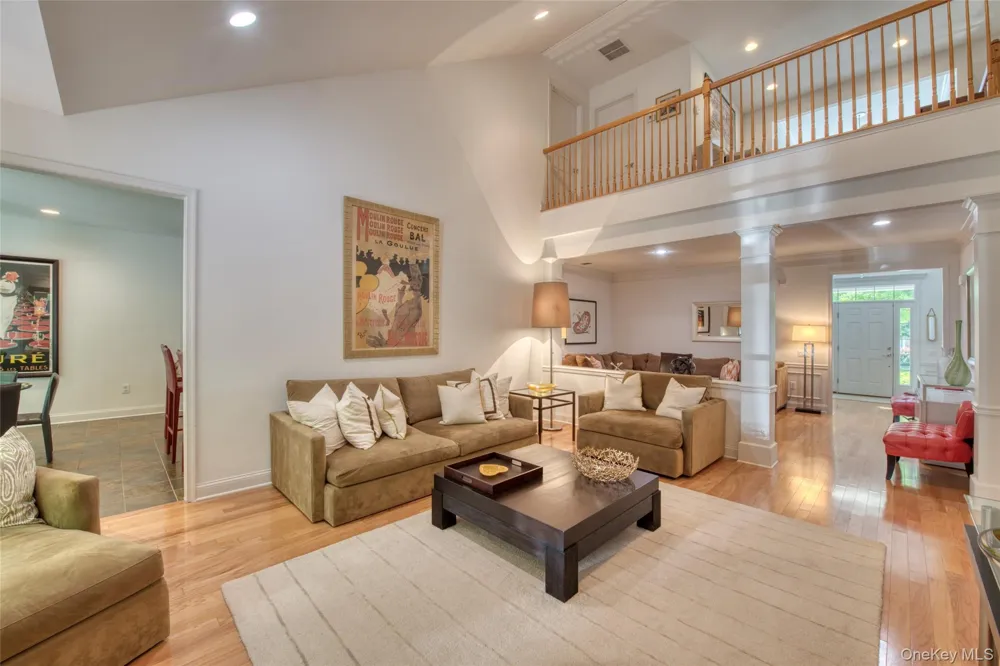 171 Jonathan Lane Westhampton, NY 11977