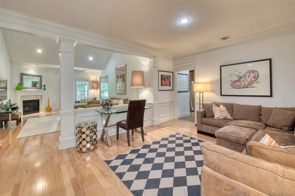 171 Jonathan Lane Westhampton, NY 11977