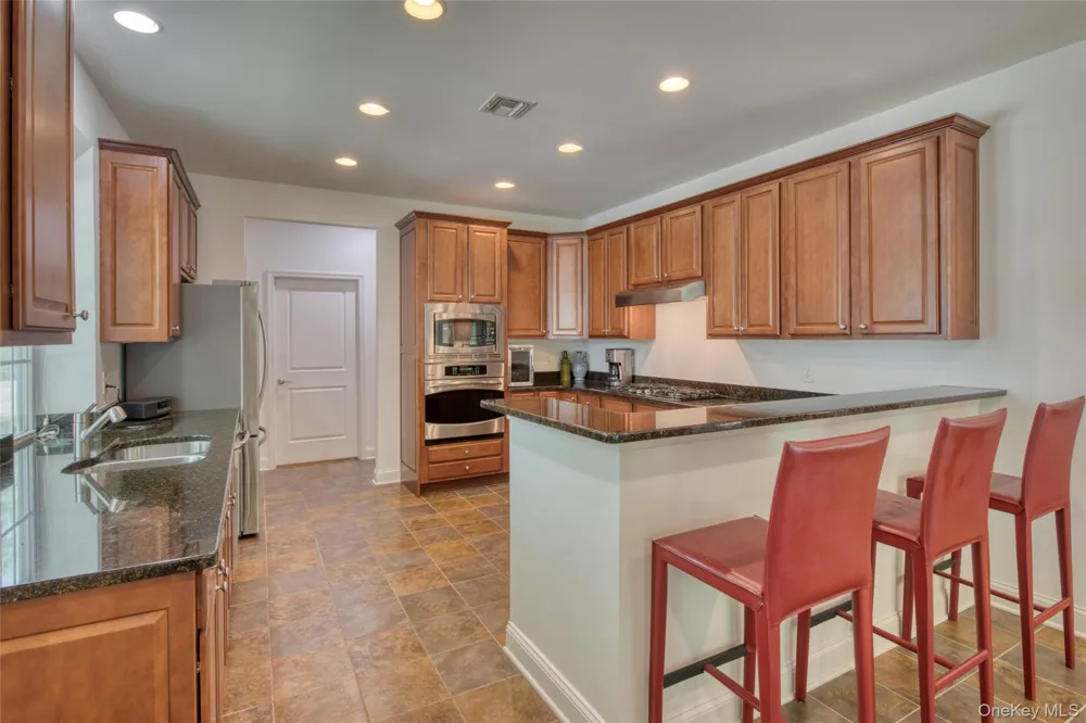 171 Jonathan Lane Westhampton, NY 11977
