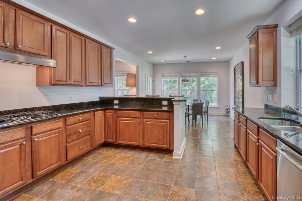 171 Jonathan Lane Westhampton, NY 11977
