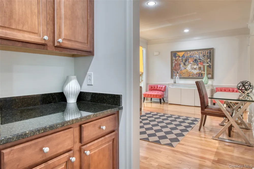 171 Jonathan Lane Westhampton, NY 11977