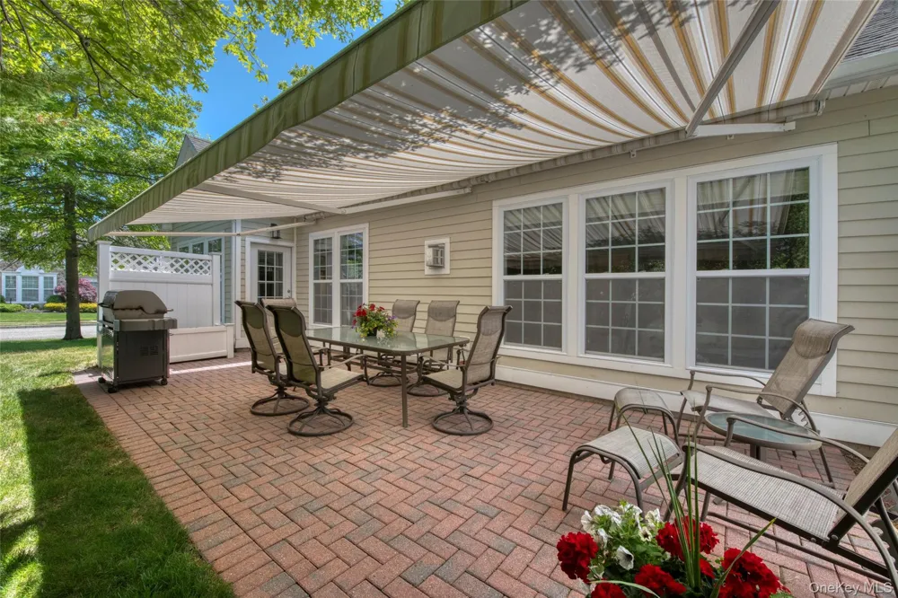 171 Jonathan Lane Westhampton, NY 11977