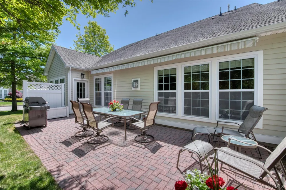 171 Jonathan Lane Westhampton, NY 11977