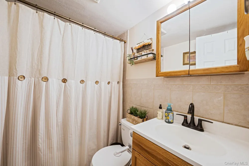 2453 union blvd #24a Islip, NY 11750