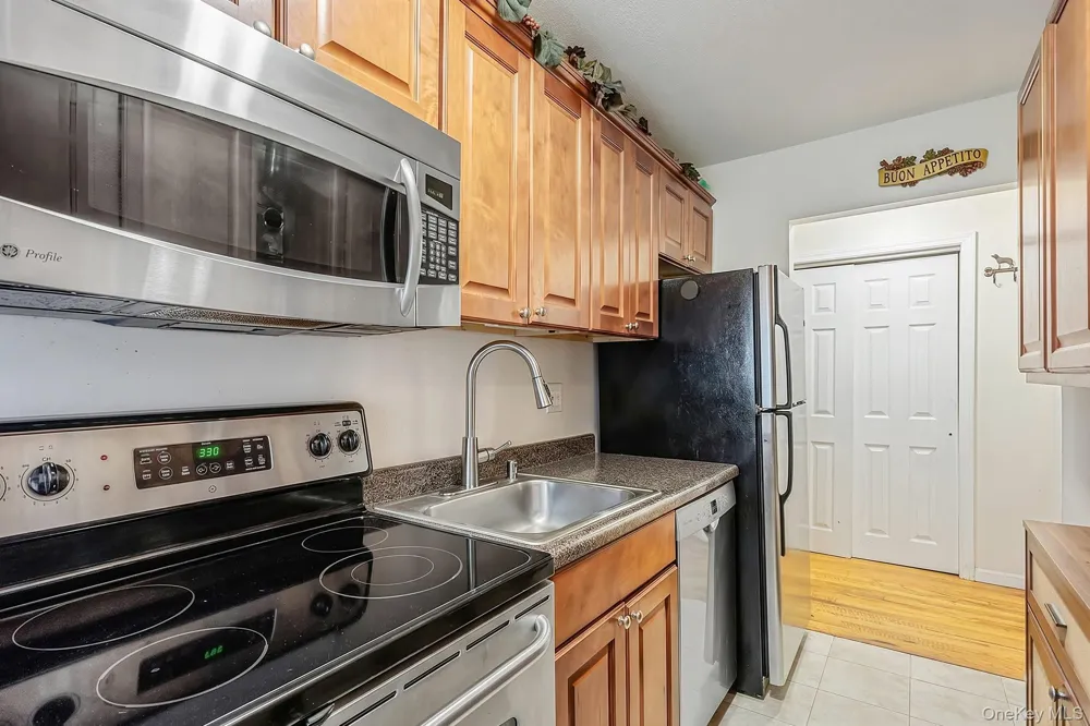2453 union blvd #24a Islip, NY 11750