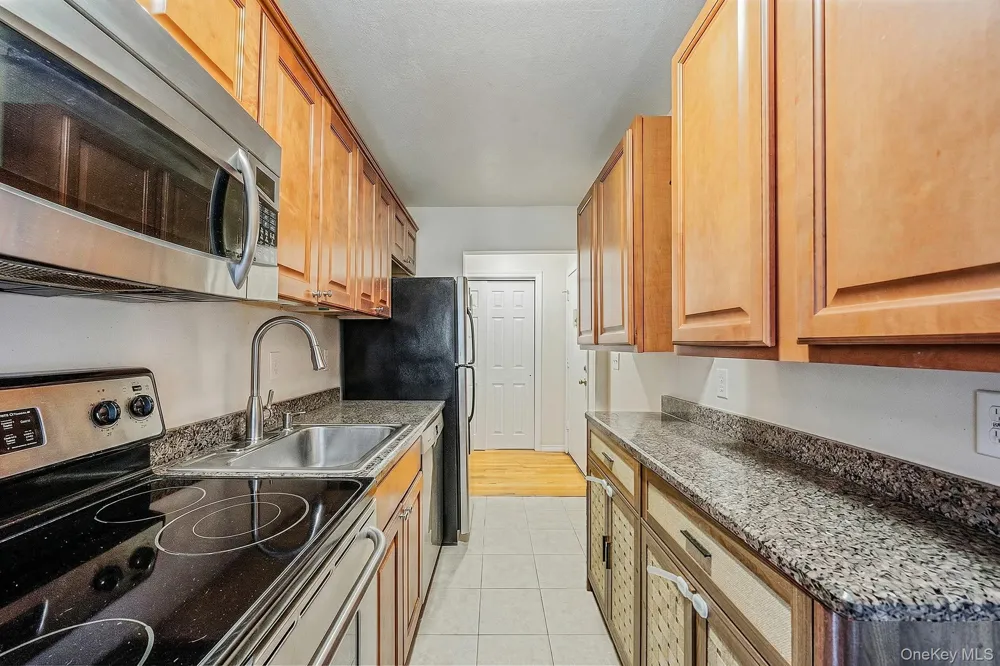 2453 union blvd #24a Islip, NY 11750