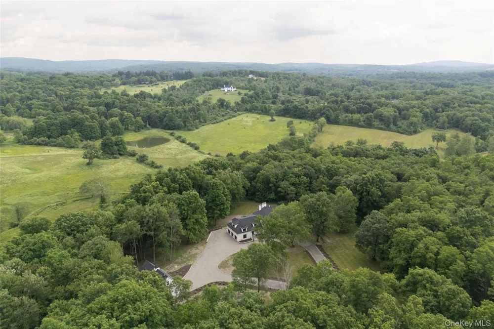 296-302 Stanford Road Millbrook, NY 12545
