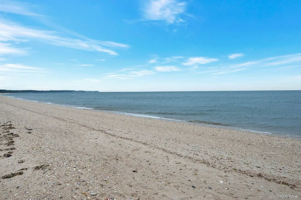 2015 Kenneys Road Southold, NY 11971