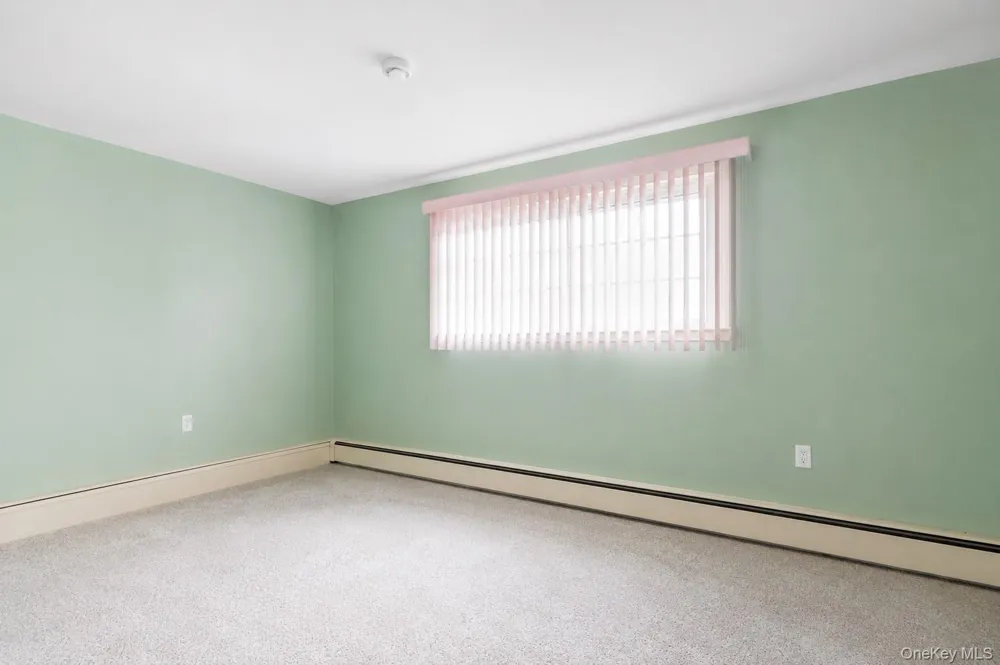 830 Broome Avenue Lindenhurst, NY 11757