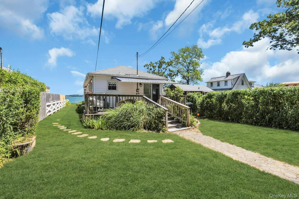 135 Noyack Avenue Sag Harbor, NY 11963