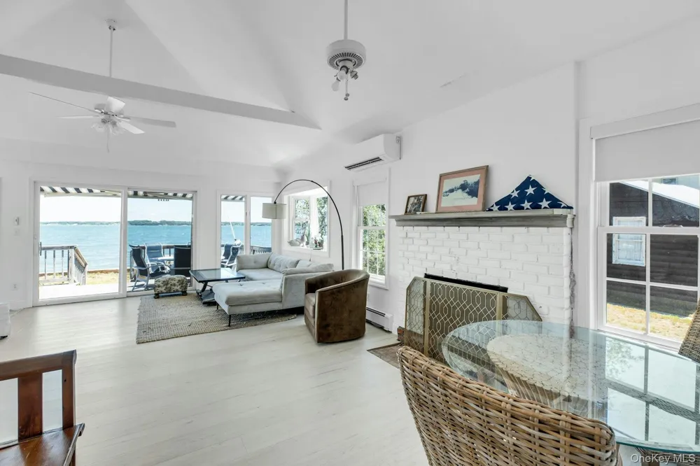 135 Noyack Avenue Sag Harbor, NY 11963