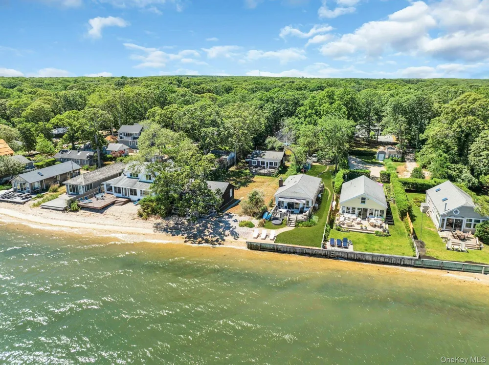 135 Noyack Avenue Sag Harbor, NY 11963