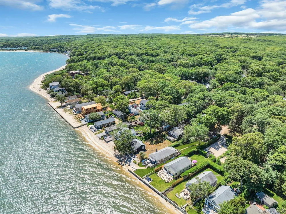 135 Noyack Avenue Sag Harbor, NY 11963