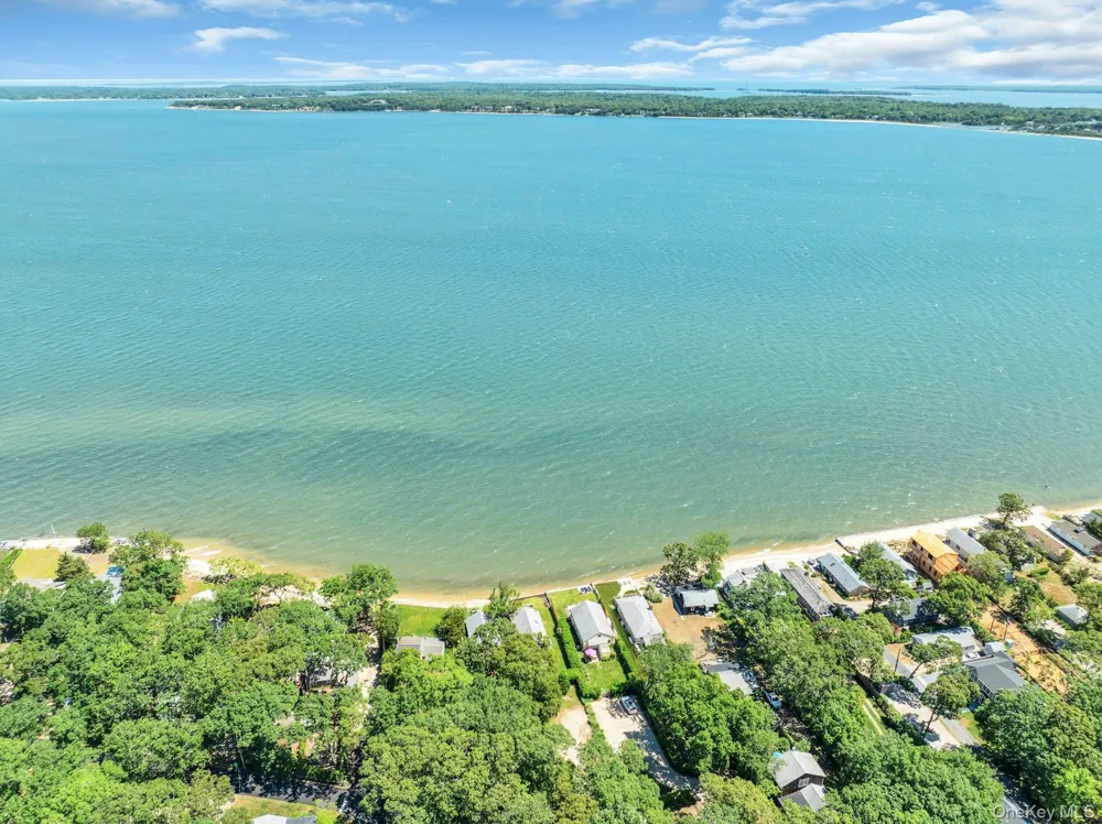 135 Noyack Avenue Sag Harbor, NY 11963