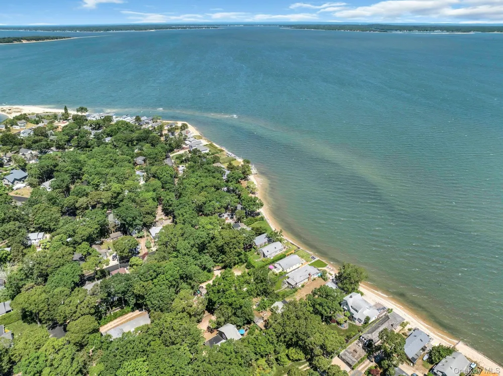 135 Noyack Avenue Sag Harbor, NY 11963