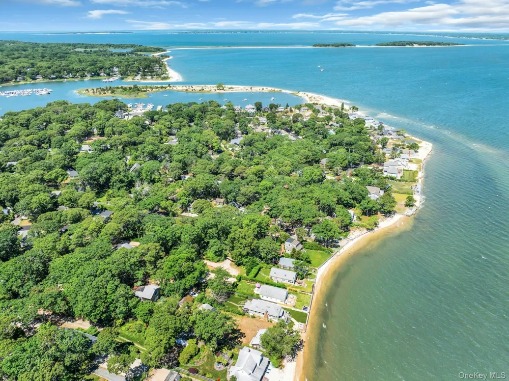 135 Noyack Avenue Sag Harbor, NY 11963