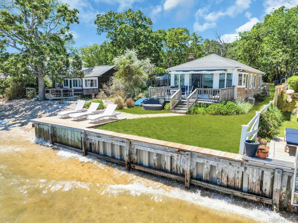 135 Noyack Avenue Sag Harbor, NY 11963