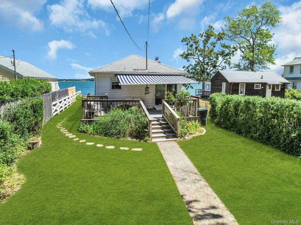 135 Noyack Avenue Sag Harbor, NY 11963
