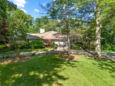249 Glen Cove Road