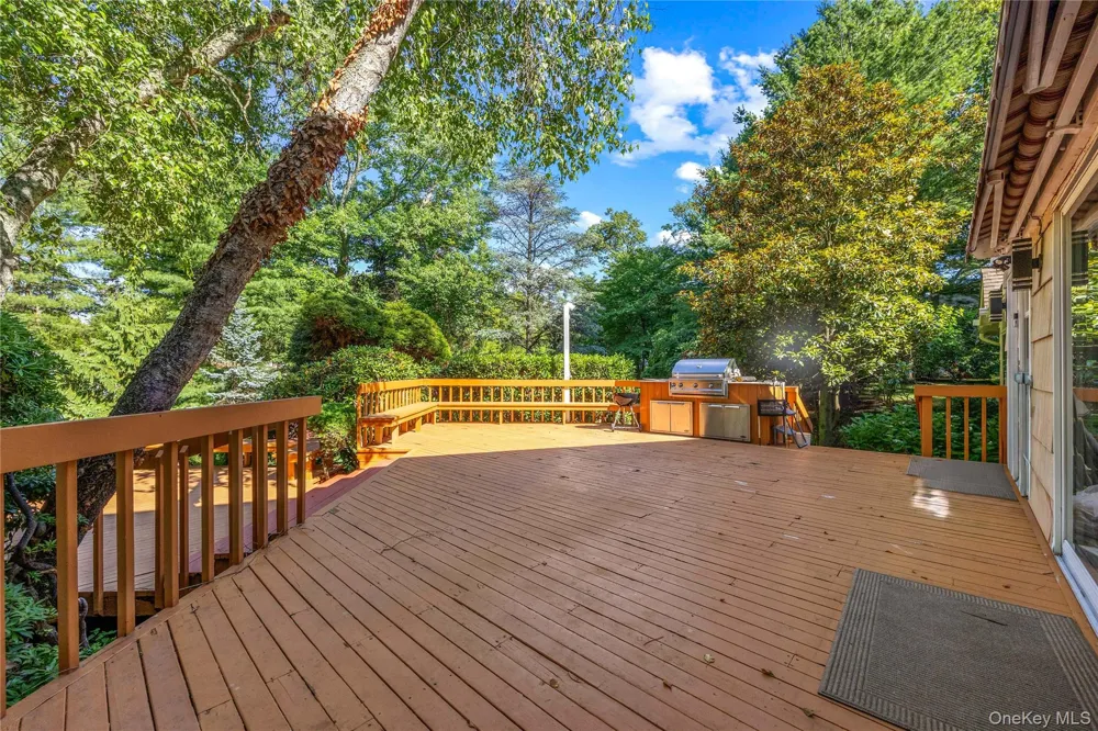 249 Glen Cove Road Old Westbury, NY 11568