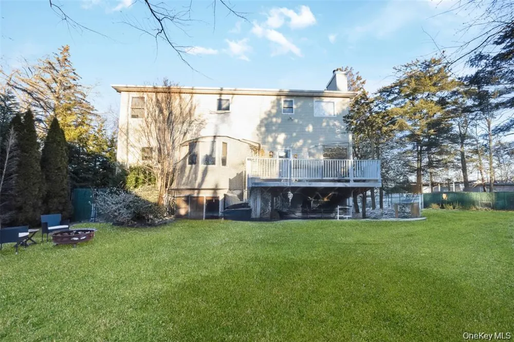 1680 lake Avenue Merrick, NY 11566