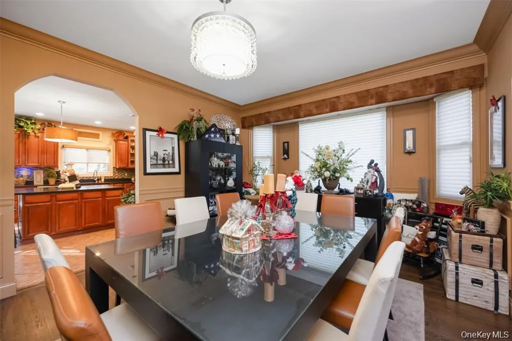 1680 lake Avenue Merrick, NY 11566