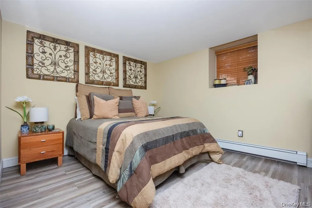 1680 lake Avenue Merrick, NY 11566