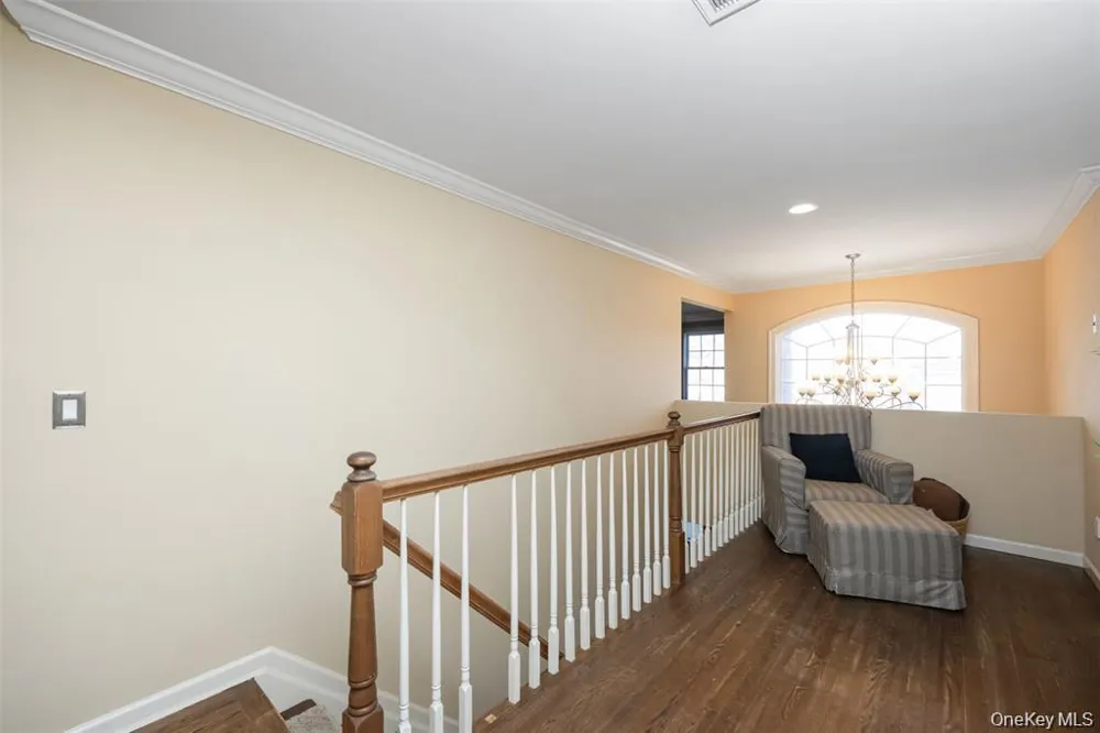 1680 lake Avenue Merrick, NY 11566