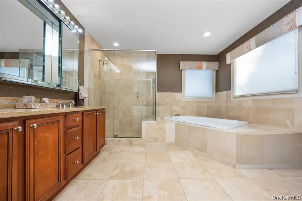 1680 lake Avenue Merrick, NY 11566