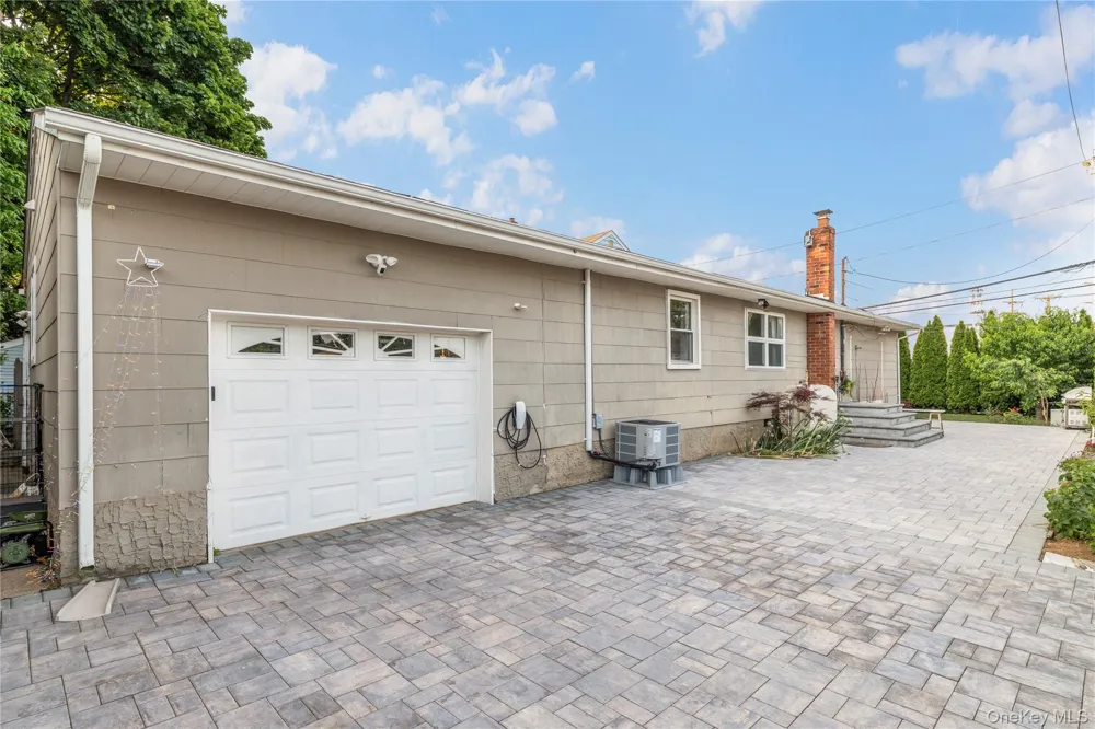 36 Richmond Street Syosset, NY 11791