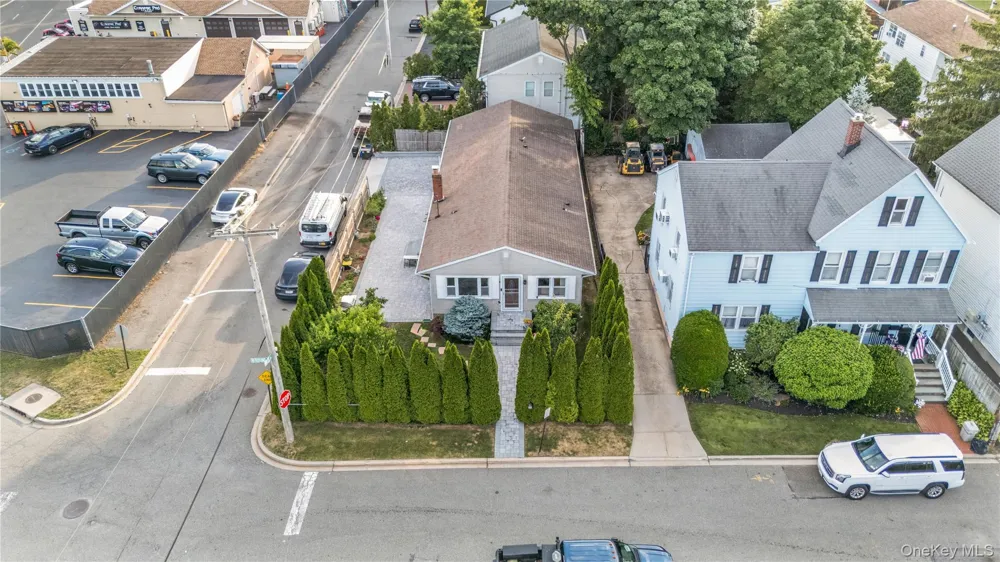 36 Richmond Street Syosset, NY 11791