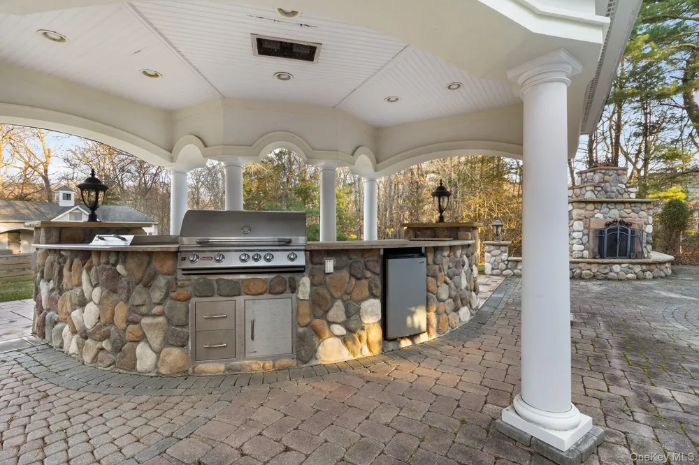 139 Private Road East Patchogue, NY 11772