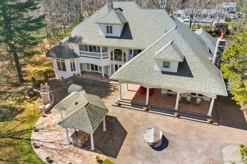 139 Private Road East Patchogue, NY 11772