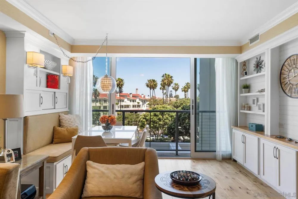1720 Avenida Del Mundo #209 Coronado, CA 92118