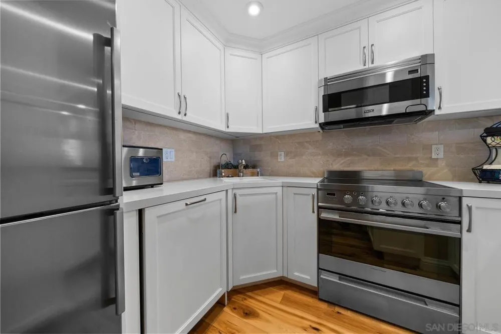 1720 Avenida Del Mundo #209 Coronado, CA 92118