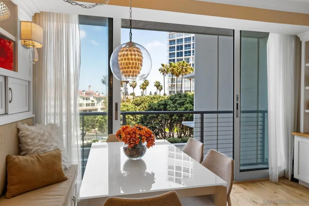 1720 Avenida Del Mundo #209 Coronado, CA 92118