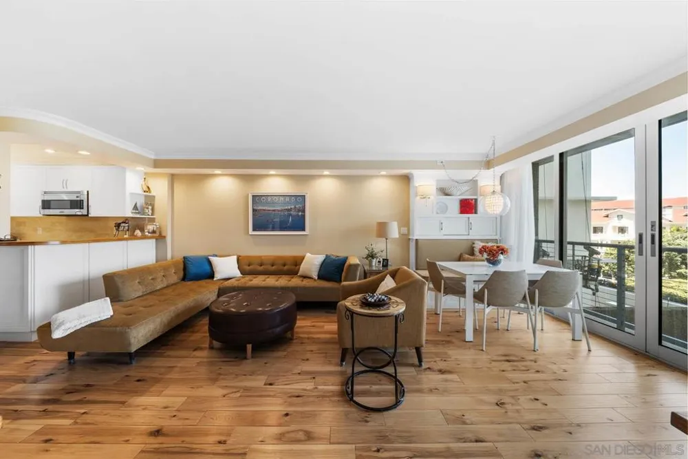 1720 Avenida Del Mundo #209 Coronado, CA 92118