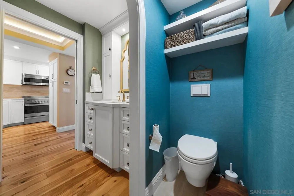 1720 Avenida Del Mundo #209 Coronado, CA 92118