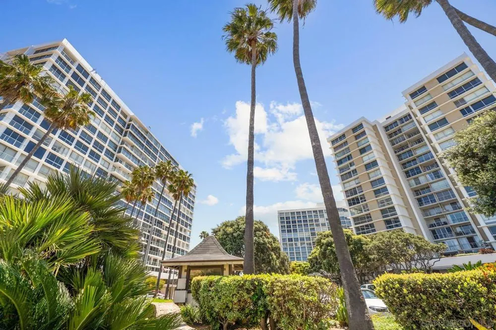 1720 Avenida Del Mundo #209 Coronado, CA 92118