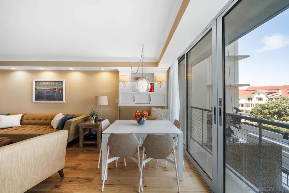 1720 Avenida Del Mundo #209 Coronado, CA 92118