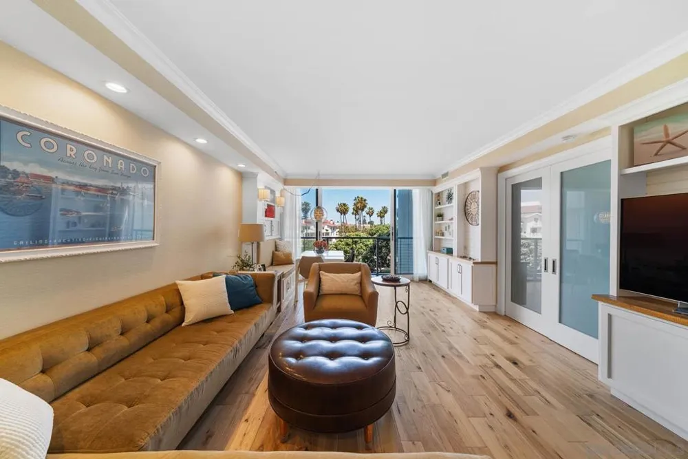 1720 Avenida Del Mundo #209 Coronado, CA 92118
